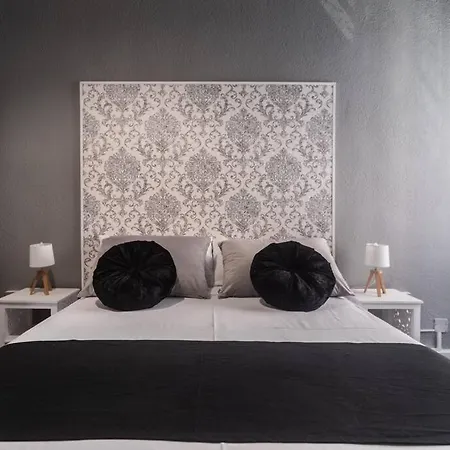 Bonito Y Amplio Piso Junto A La Plaza De Toros. Appartement *